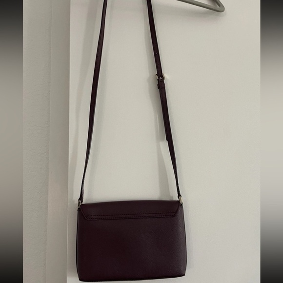 Elegant Burgundy Kate Spade Crossbody Bag - Picture 3 of 6
